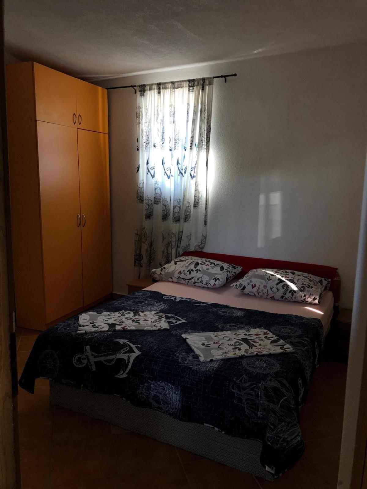 Apartmani Cesarica Karlobag Room photo