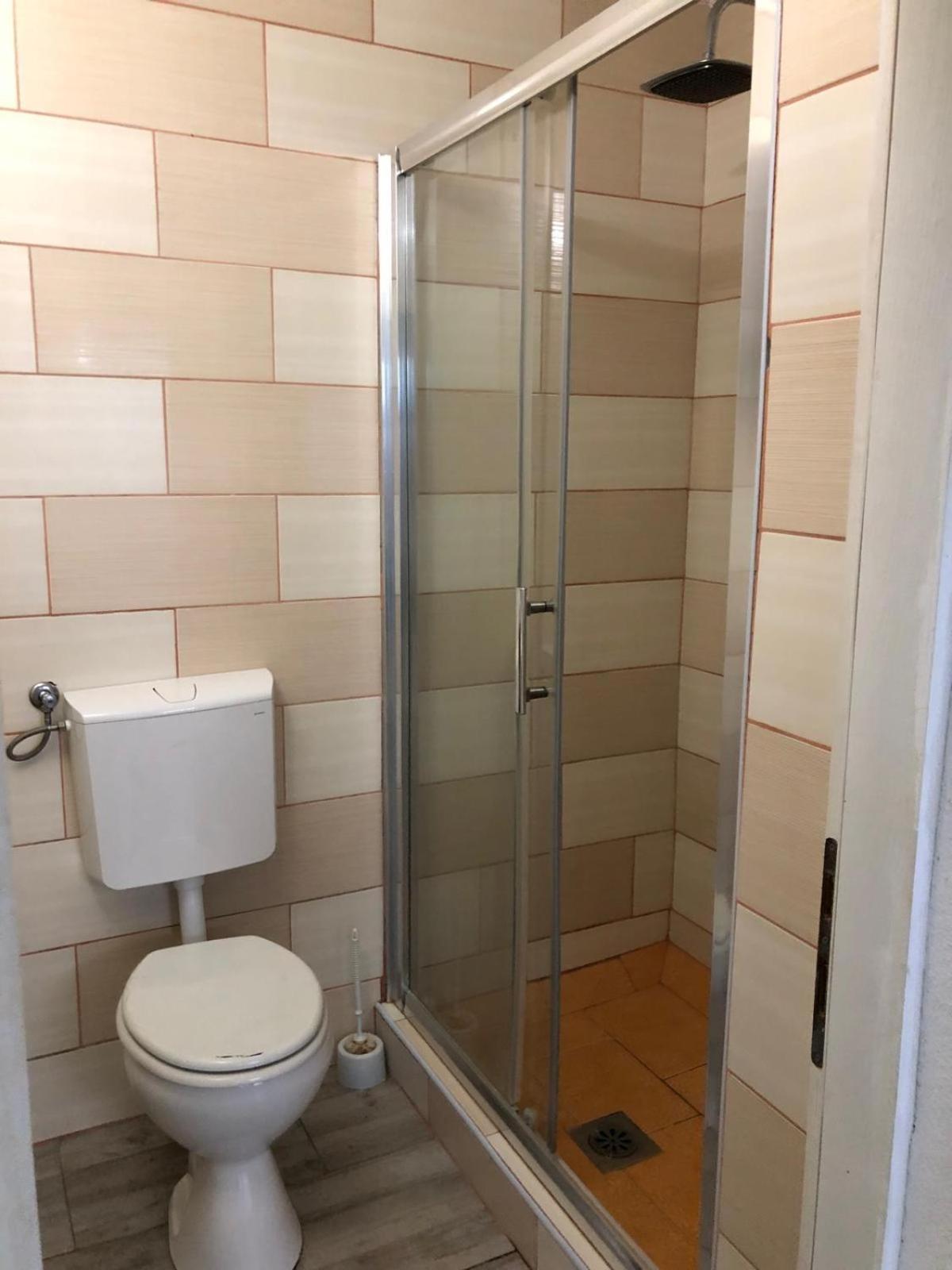 Apartmani Cesarica Karlobag Room photo